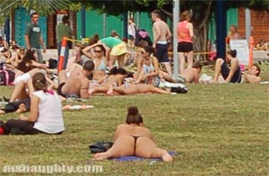 How not to sunbathe in a thong